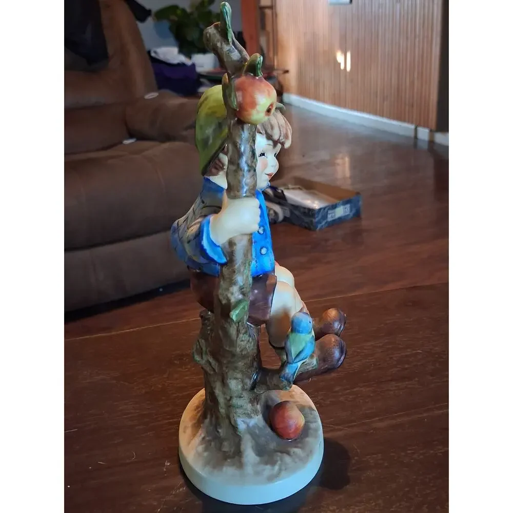 Hummel Goebel Figurine APPLE TREE BOY 142/V TMK 4 Made in Germany